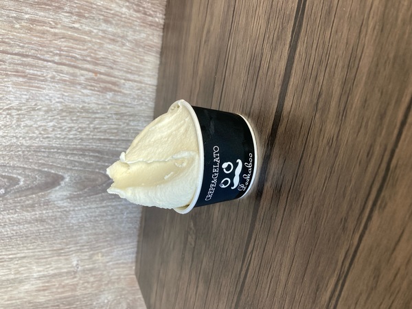 北海道日高生乳の極みジェラート（ハニーみるく）